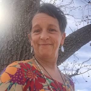 Meet your Posher, Leella